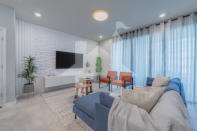 Vacation Home Near Disney, 5 bedrooms