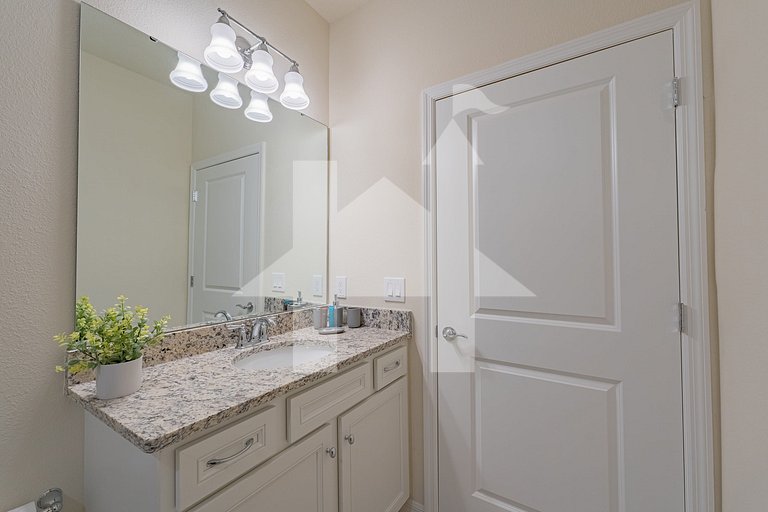 Vacation Home Near Disney, 5 bedrooms