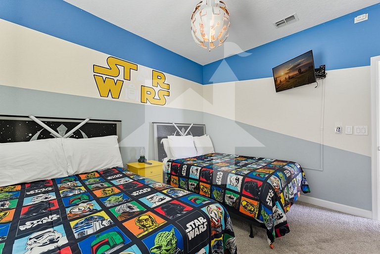 Vacation Home Near Disney, 5 bedrooms