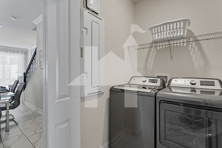 Vacation Home Near Disney, 5 bedrooms