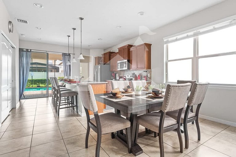 Vacation Home Near Disney, 5 bedrooms