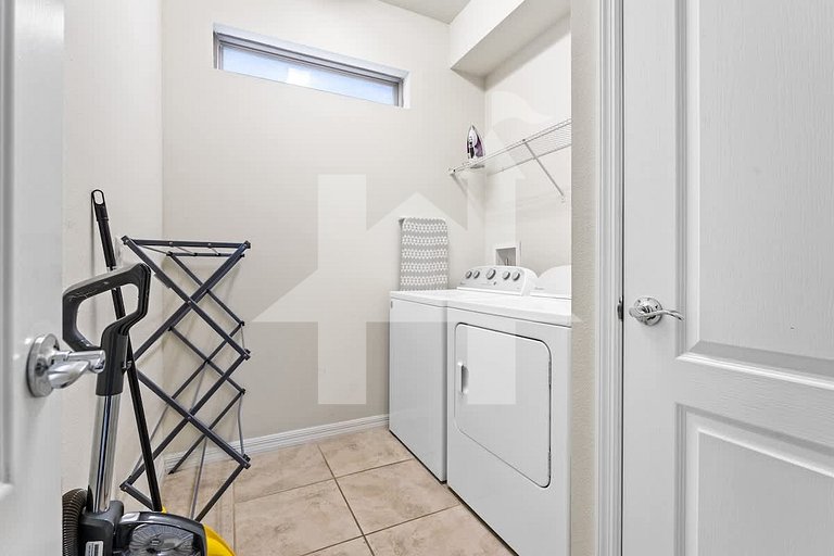 Vacation Home Near Disney, 5 bedrooms