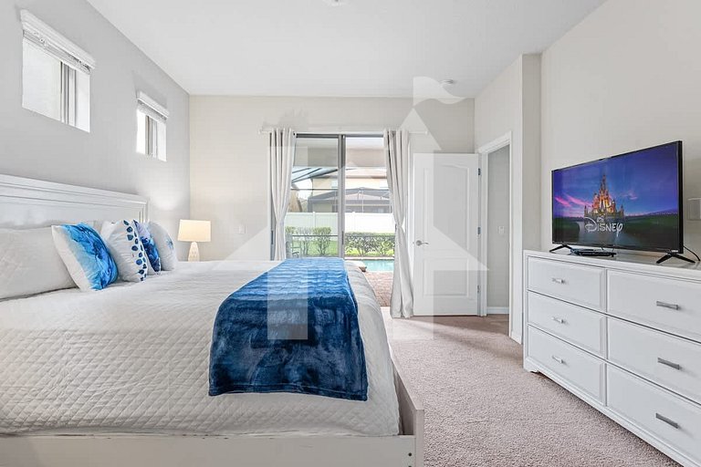 Vacation Home Near Disney, 5 bedrooms