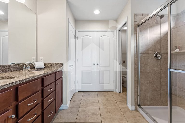 Vacation Home Near Disney, 5 bedrooms