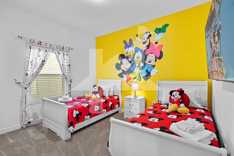 Vacation Home Near Disney, 5 bedrooms