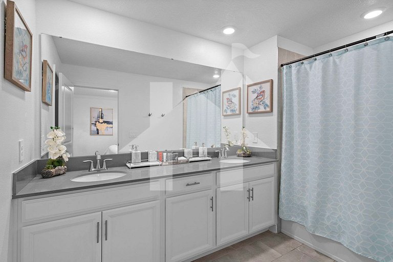 Vacation Home Near Disney, 5 bedrooms