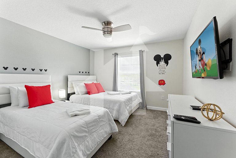 Vacation Home Near Disney, 4 bedrooms