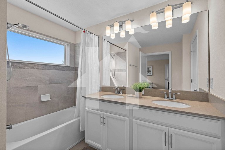 Vacation Home Near Disney, 4 bedrooms