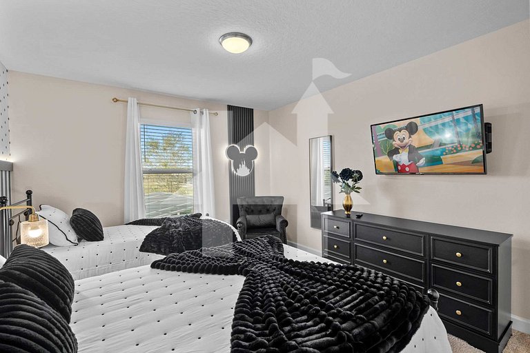 Vacation Home Near Disney, 4 bedrooms