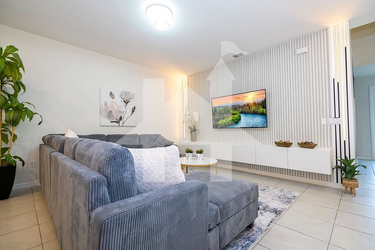 Vacation Home Near Disney, 4 bedrooms