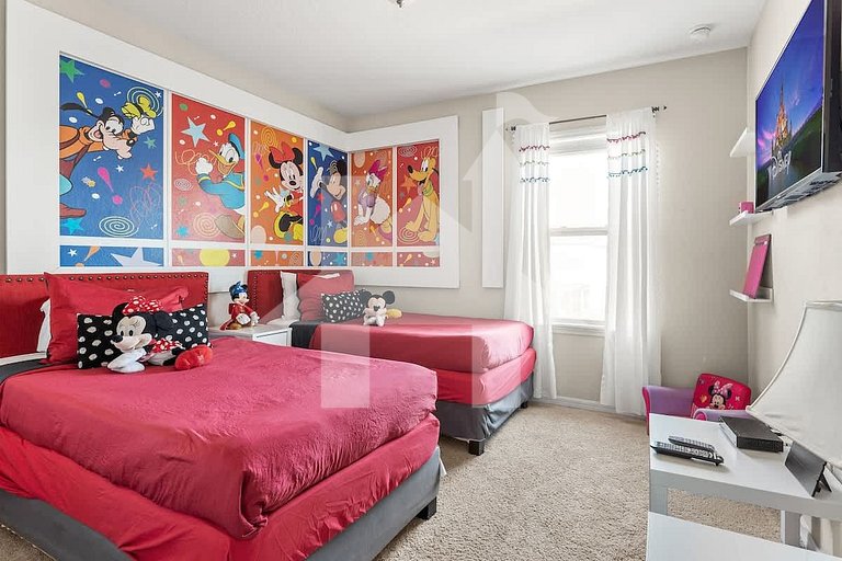 Vacation Home Near Disney, 4 bedrooms