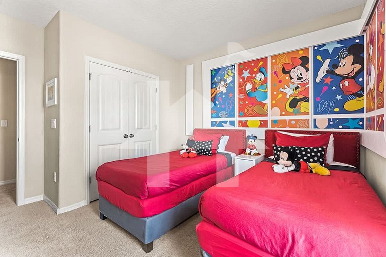 Vacation Home Near Disney, 4 bedrooms