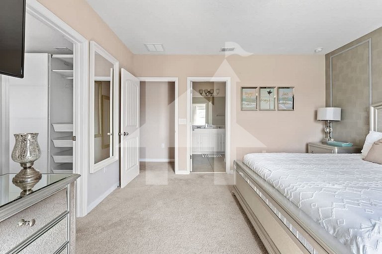 Vacation Home Near Disney, 4 bedrooms