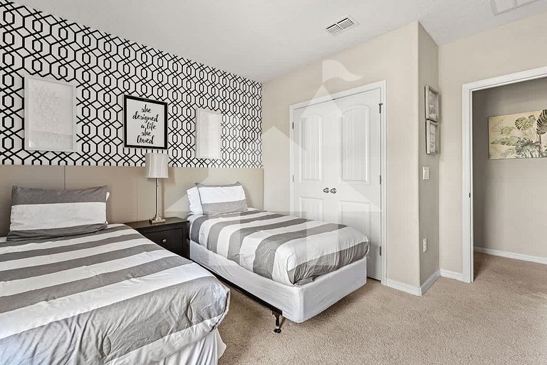 Vacation Home Near Disney, 4 bedrooms