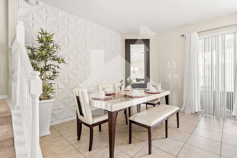 Vacation Home Near Disney, 4 bedrooms