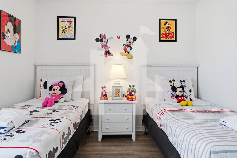 Vacation Home Near Disney, 4 bedrooms