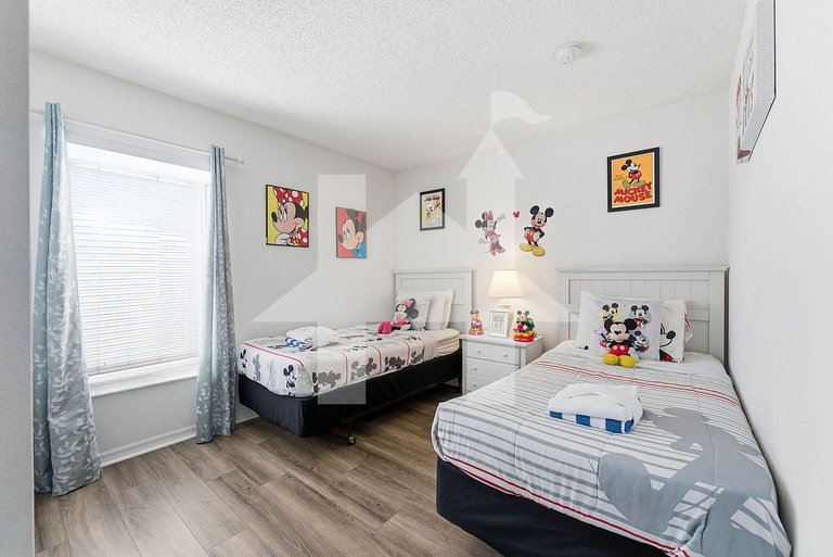 Vacation Home Near Disney, 4 bedrooms