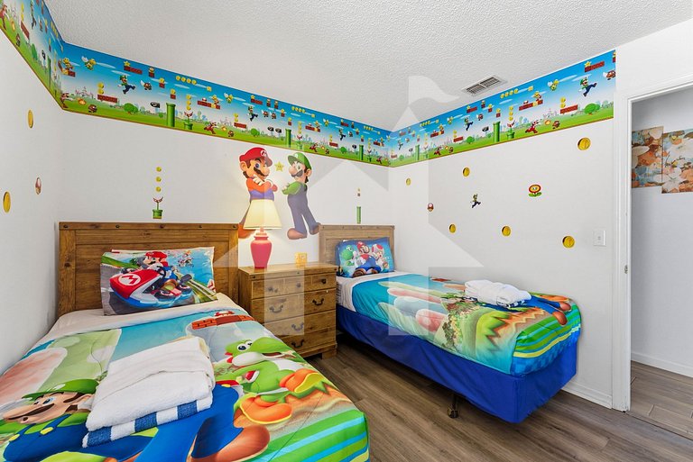 Vacation Home Near Disney, 4 bedrooms