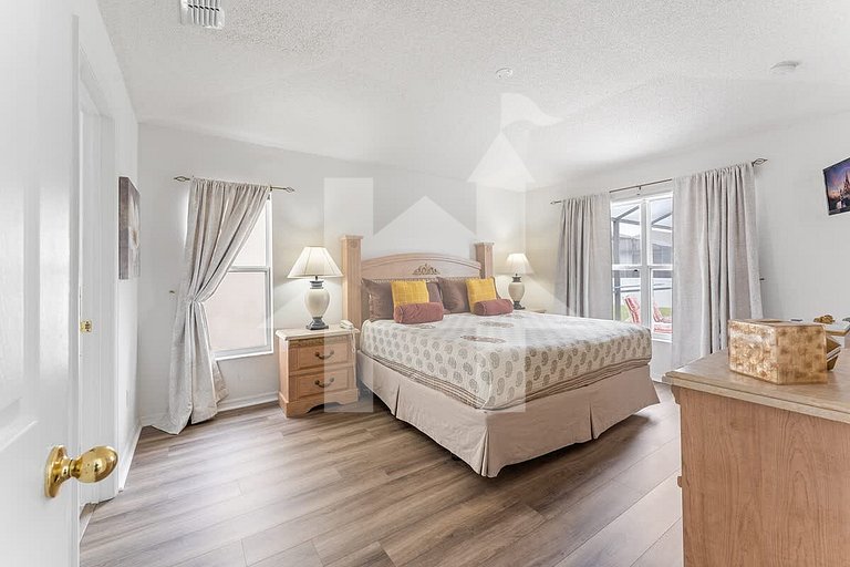 Vacation Home Near Disney, 4 bedrooms