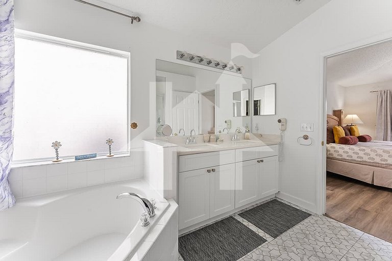 Vacation Home Near Disney, 4 bedrooms