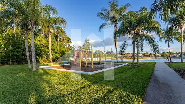 Vacation Home Near Disney, 4 bedrooms