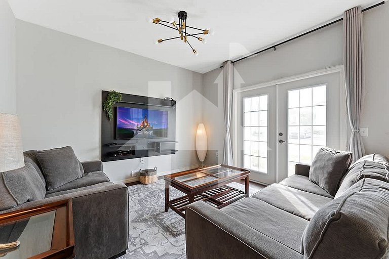 Vacation Home Near Disney, 4 bedrooms