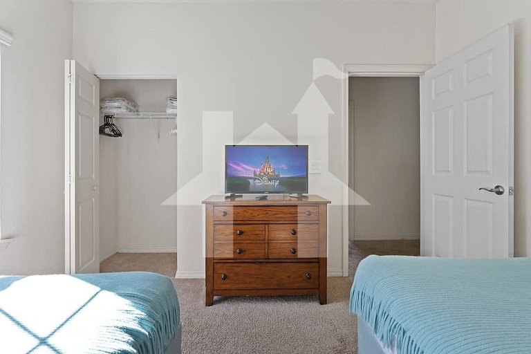 Vacation Home Near Disney, 4 bedrooms