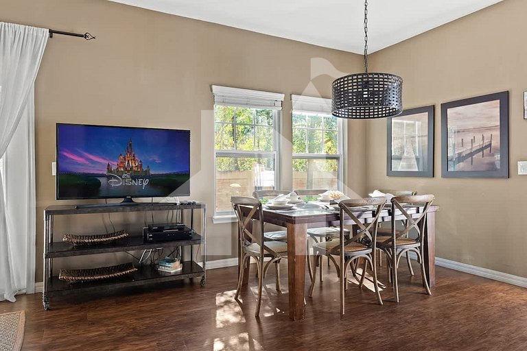 Vacation Home Near Disney, 4 bedrooms