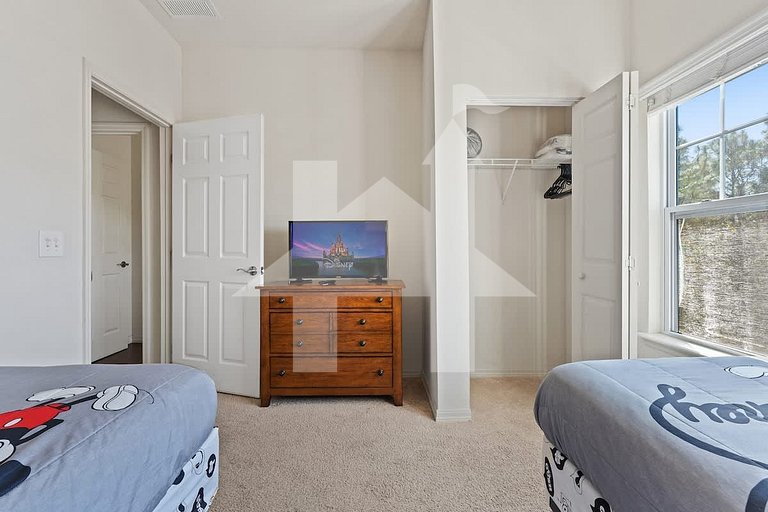Vacation Home Near Disney, 4 bedrooms