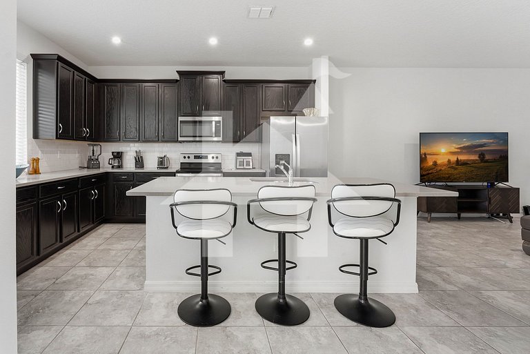 Vacation Home Near Disney, 4 bedrooms