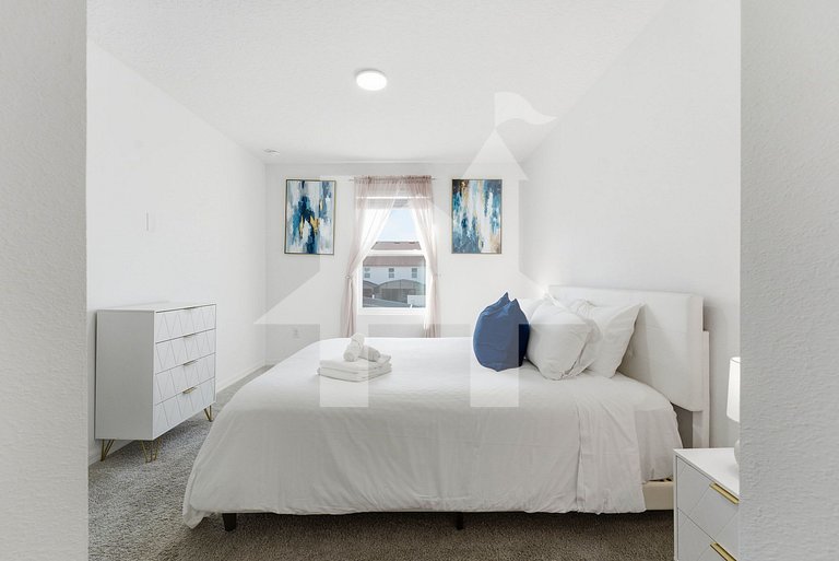 Vacation Home Near Disney, 4 bedrooms