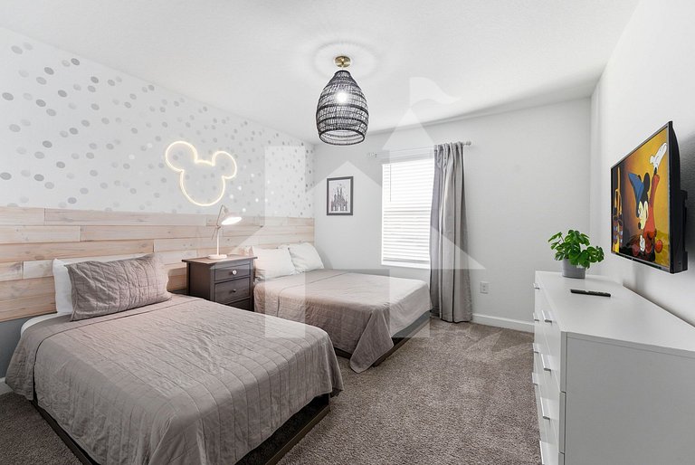 Vacation Home Near Disney, 4 bedrooms