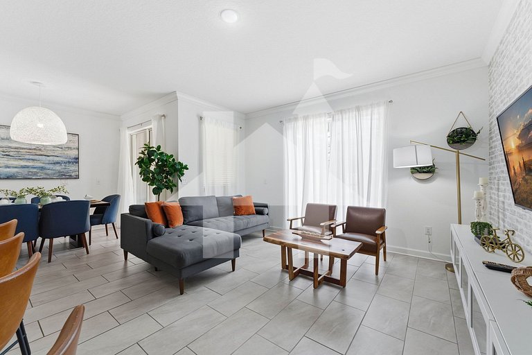 Vacation Home Near Disney, 4 bedrooms