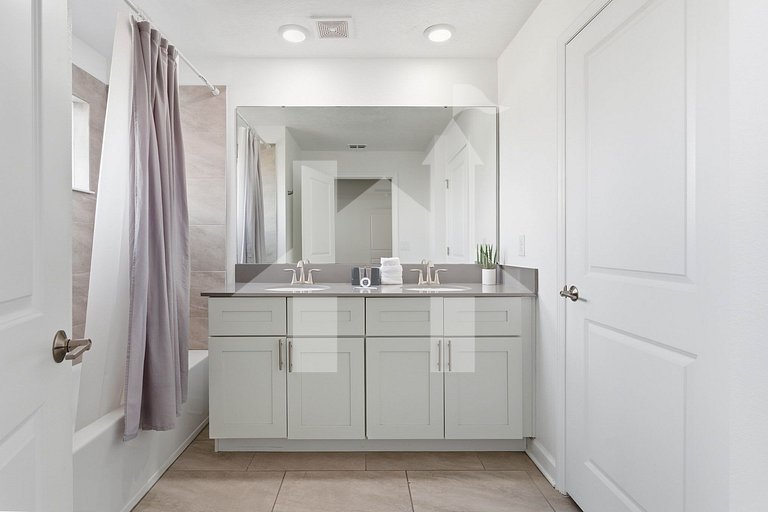 Vacation Home Near Disney, 4 bedrooms