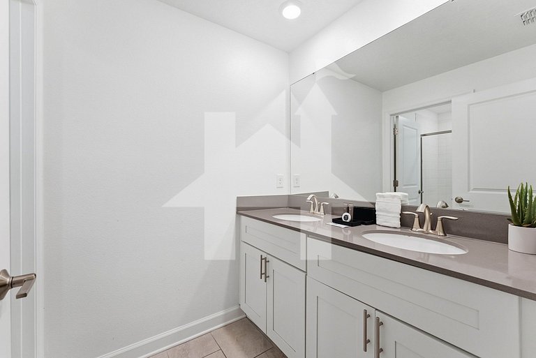 Vacation Home Near Disney, 4 bedrooms