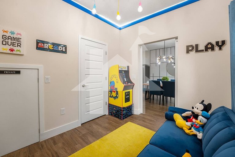 Vacation Home Near Disney, 4 bedrooms