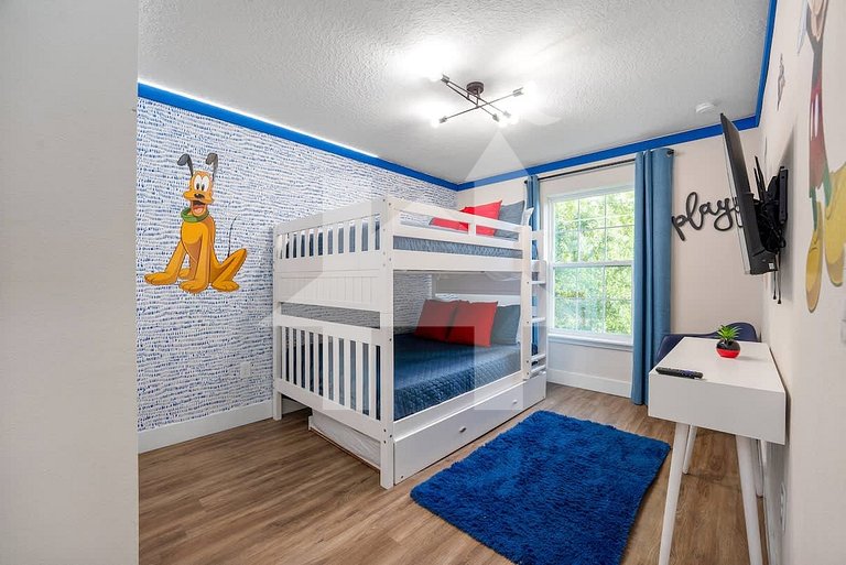 Vacation Home Near Disney, 4 bedrooms