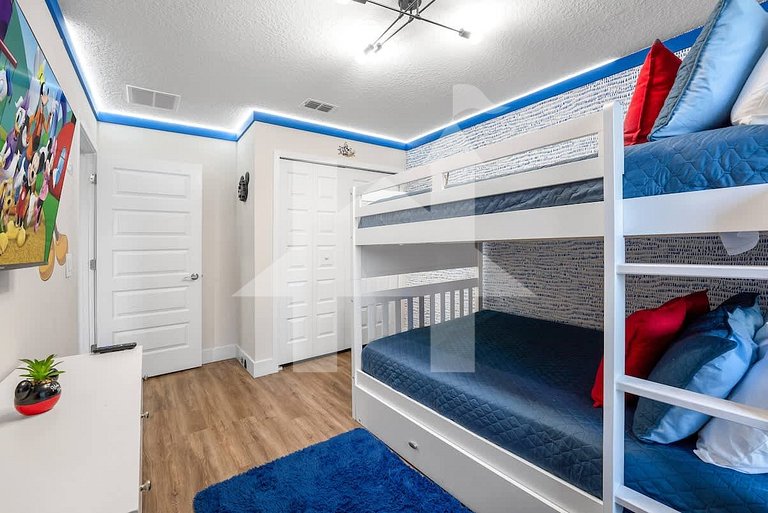 Vacation Home Near Disney, 4 bedrooms