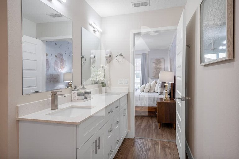 Vacation Home Near Disney, 4 bedrooms