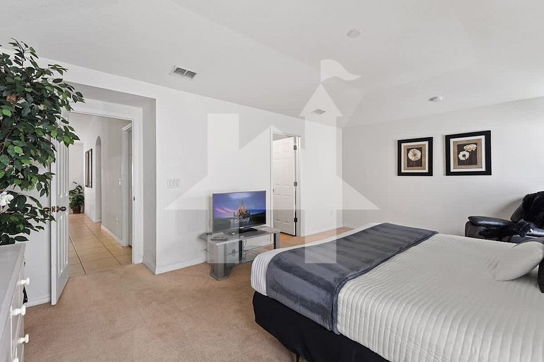 Vacation Home Near Disney, 4 bedrooms