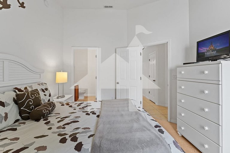 Vacation Home Near Disney, 4 bedrooms