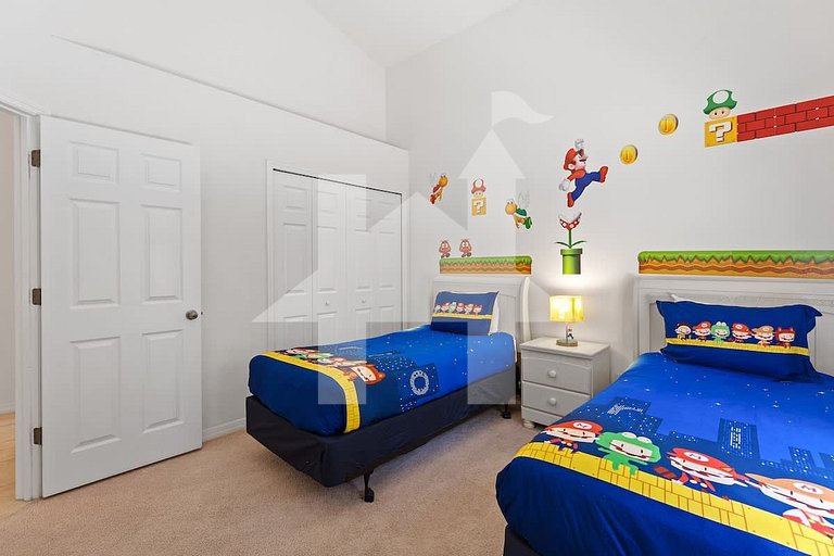 Vacation Home Near Disney, 4 bedrooms