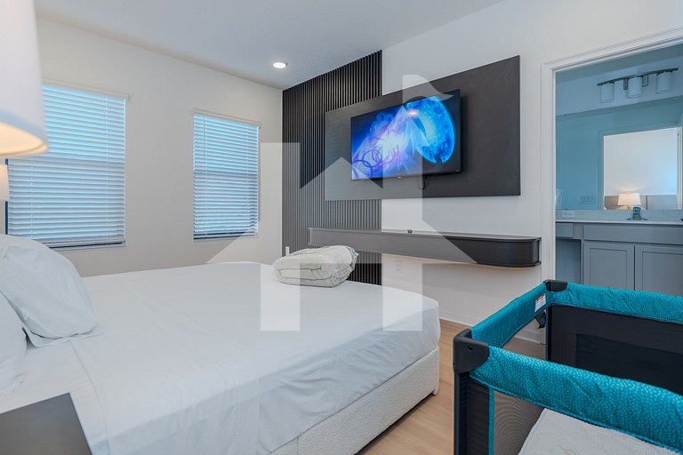 Paradiso Grande Luxury 5BR w/ Pool + Theater