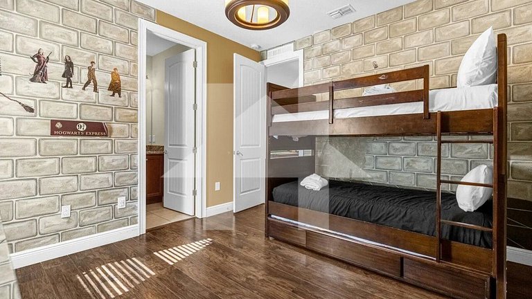 Vacation Home Near Disney, 7 bedrooms