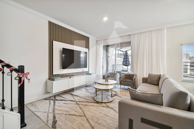 Vacation Home Near Disney, 5 bedrooms