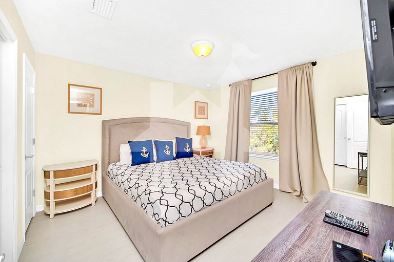 Vacation Home Near Disney, 4 bedrooms