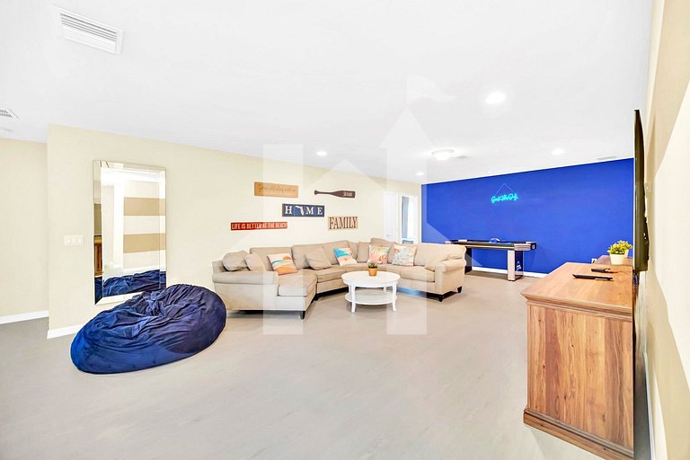 Vacation Home Near Disney, 5 bedrooms