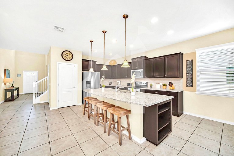 Vacation Home Near Disney, 6 bedrooms