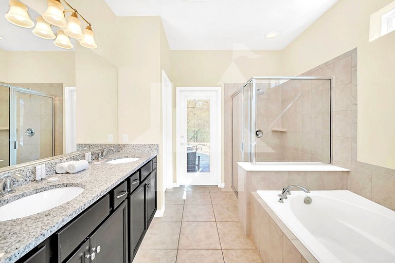 Vacation Home Near Disney, 6 bedrooms