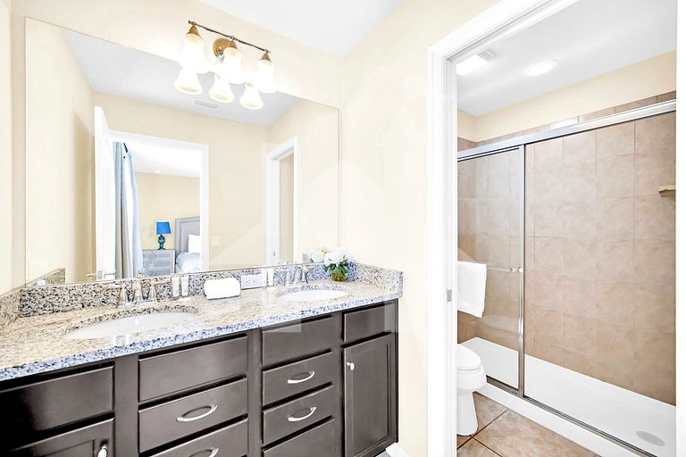 Vacation Home Near Disney, 6 bedrooms